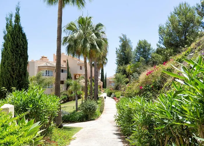 Penthouse With Sea And Golf Views 50m2 Terrace 2 Bedrooms 2 Bathrooms Elviria